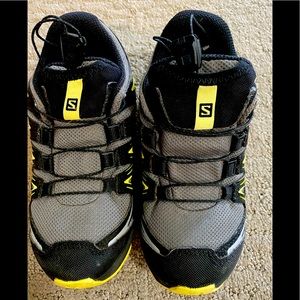 Salomon boys hiking shoes. Size 13.